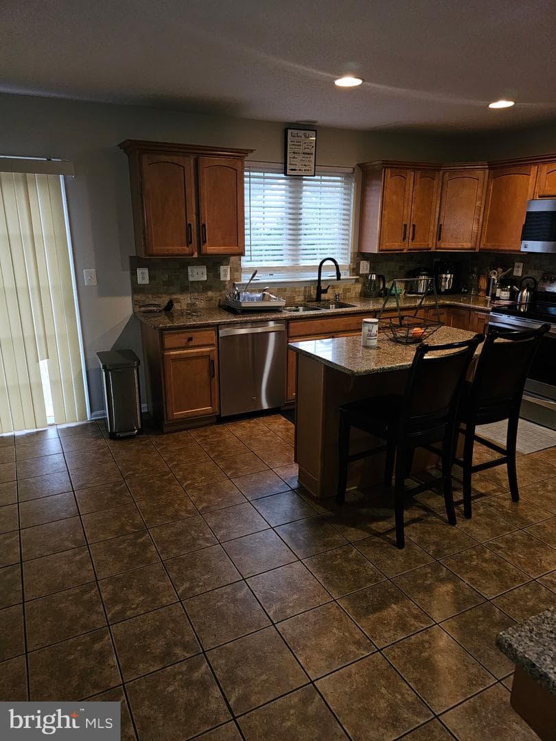 220 Williamsburg Circle photo 17