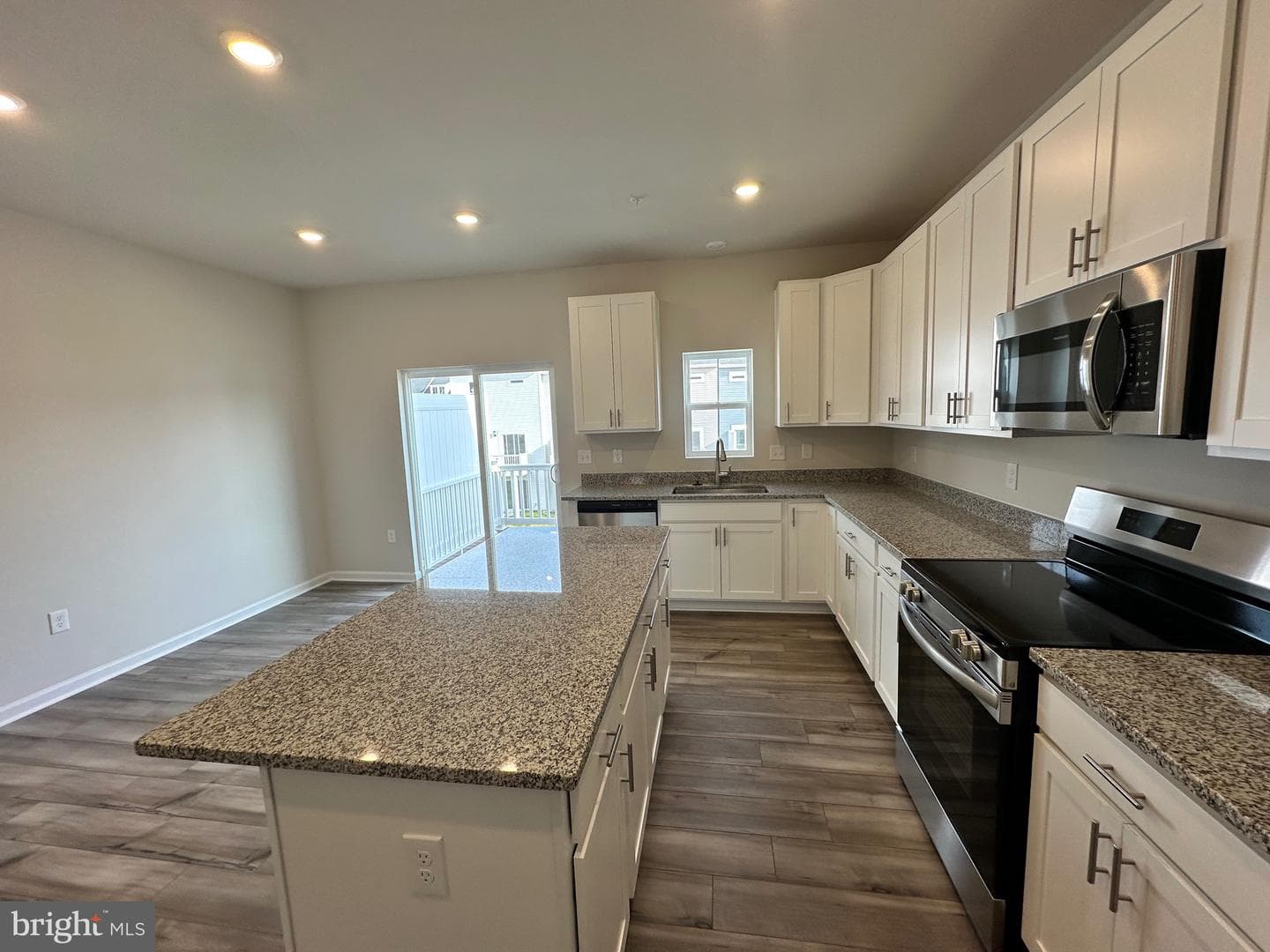 5580 Ludlow Place photo 4