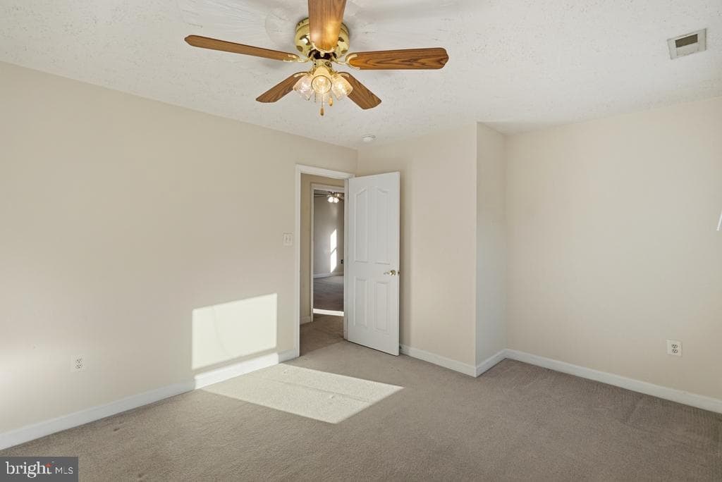 7860 Lakes End Court photo 31