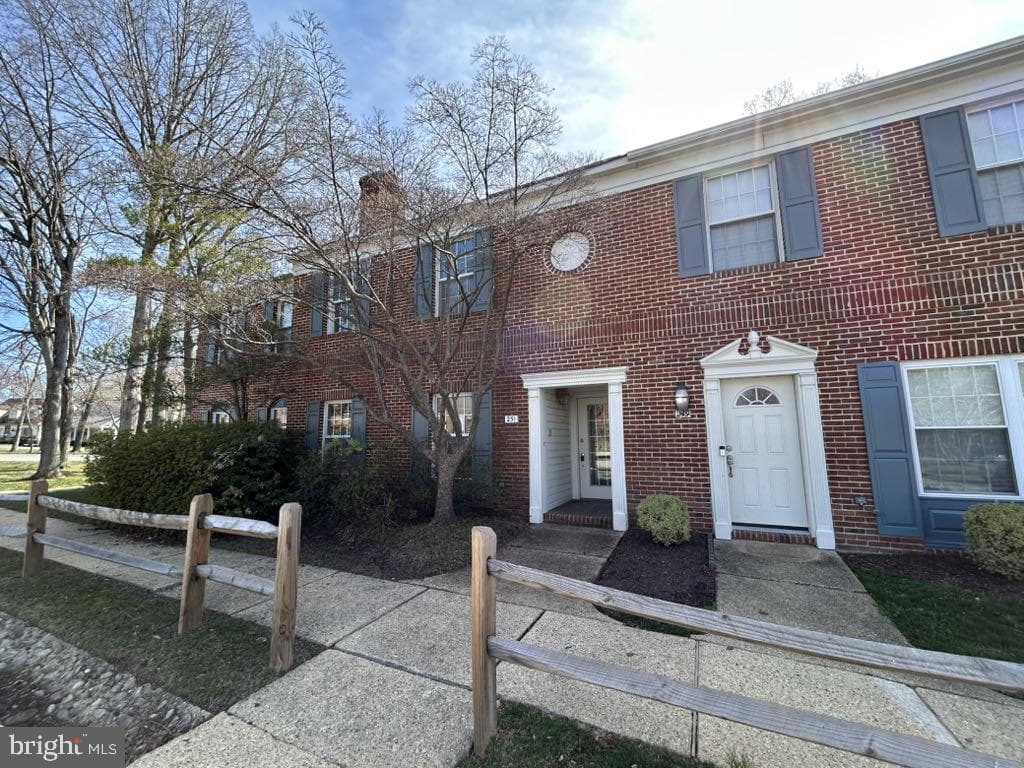 251 Heather Court photo 1
