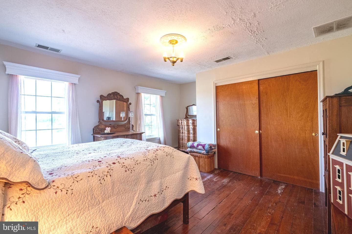 13922 River Road photo 22
