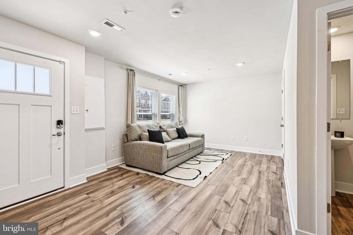 6929 Waterbury Place photo 9