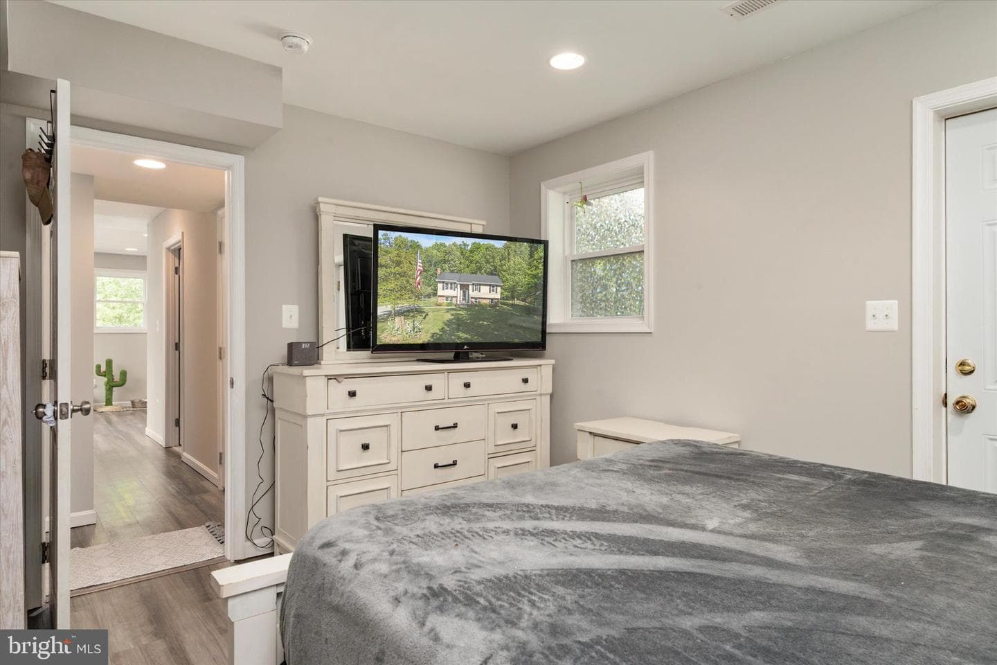 10242 Charles Street photo 23