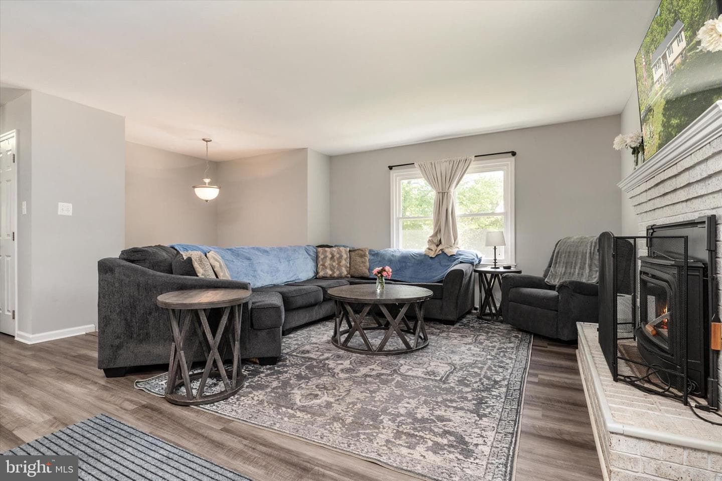 10242 Charles Street photo 8