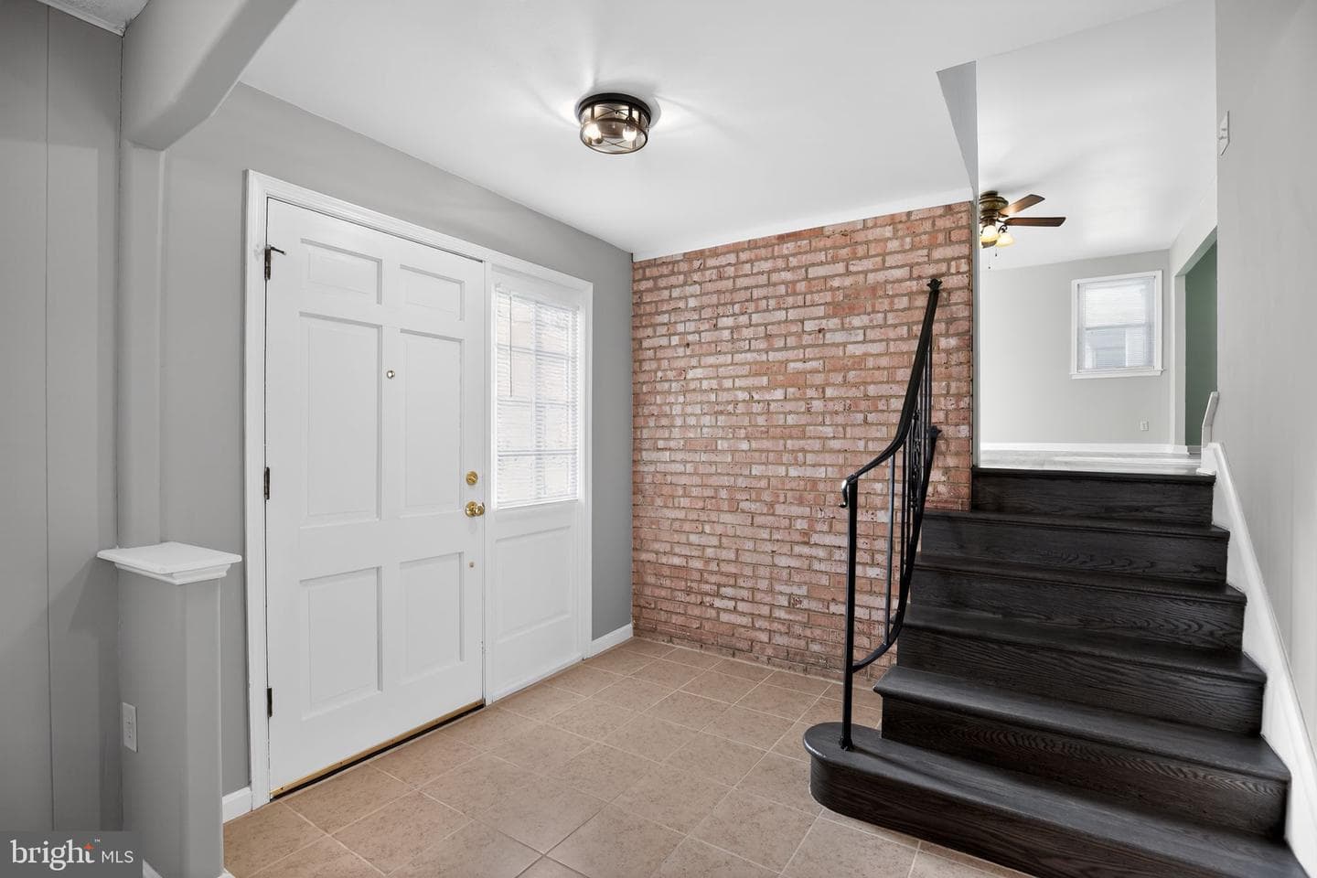 9017 Holly Avenue photo 4