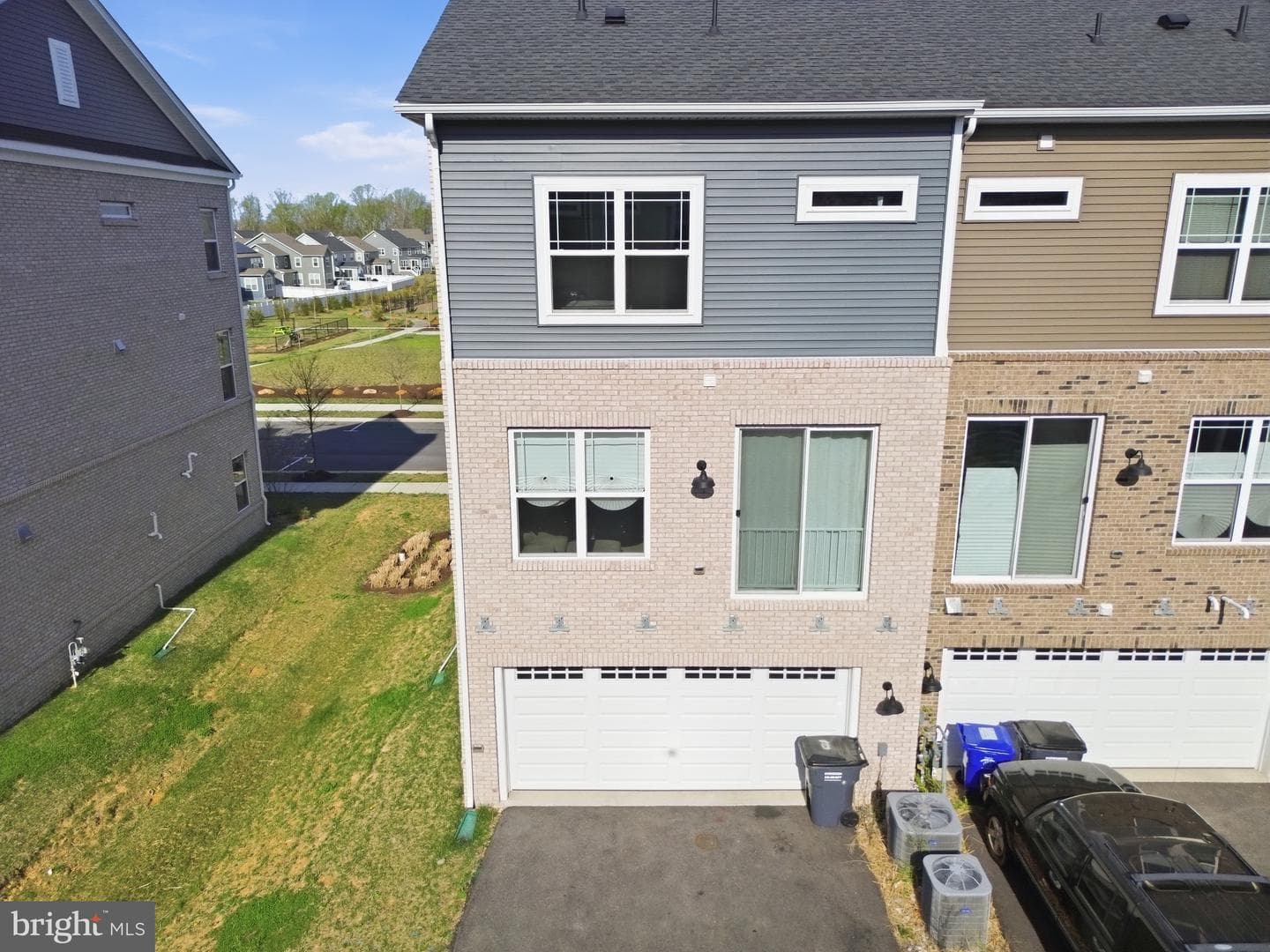 6894 Barrowfield Pl photo 17