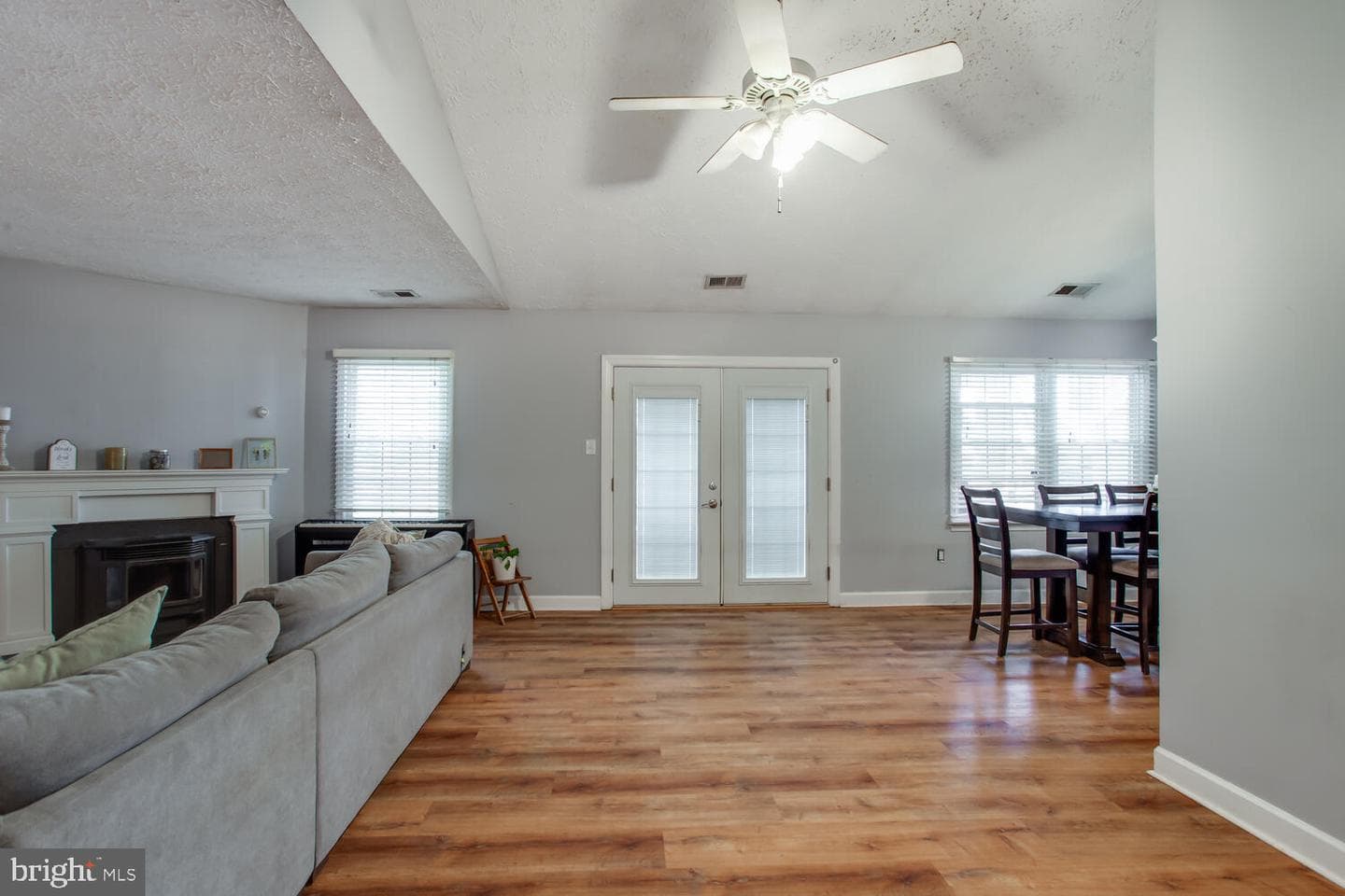 3525 Smoke Tree Court photo 4