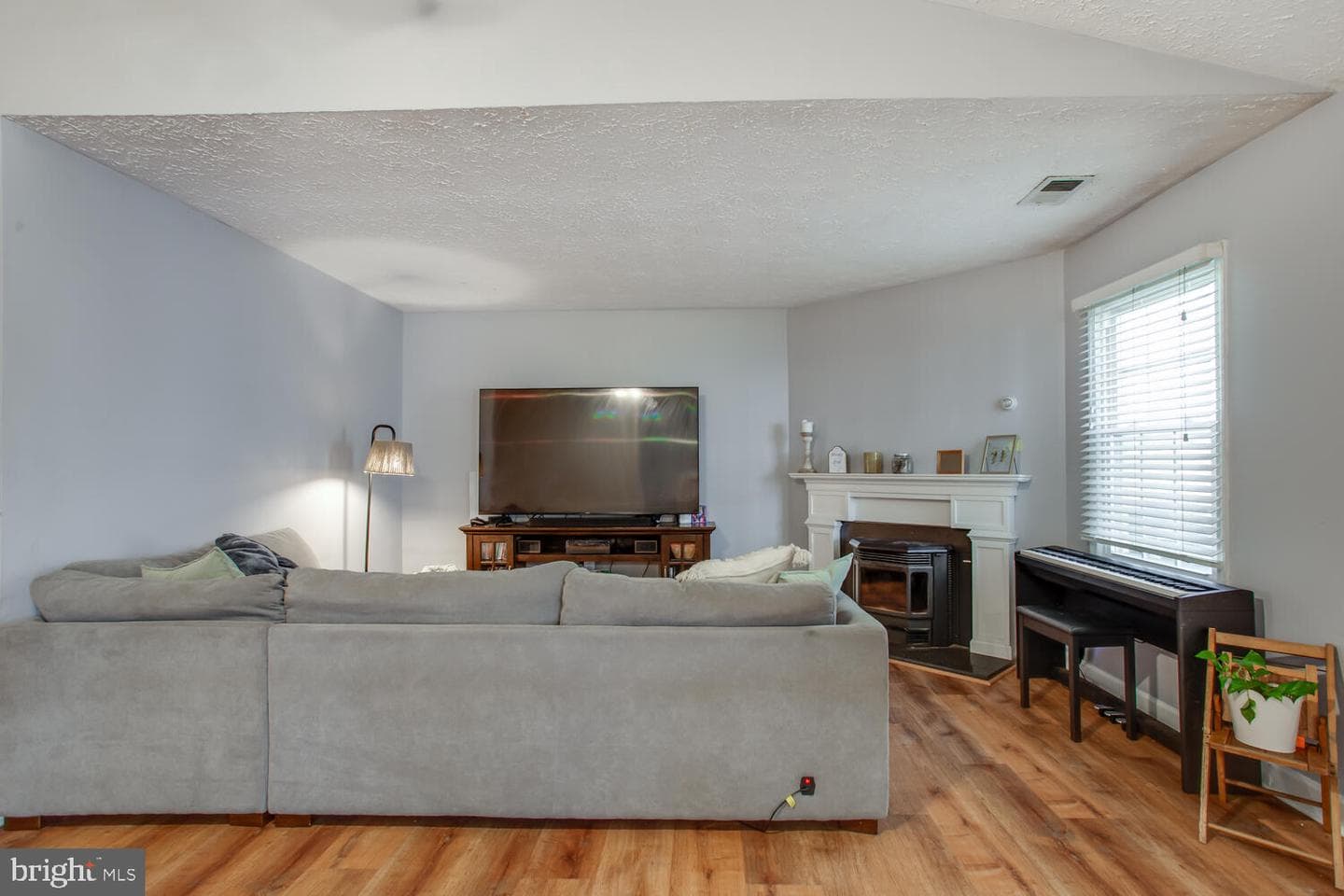 3525 Smoke Tree Court photo 5