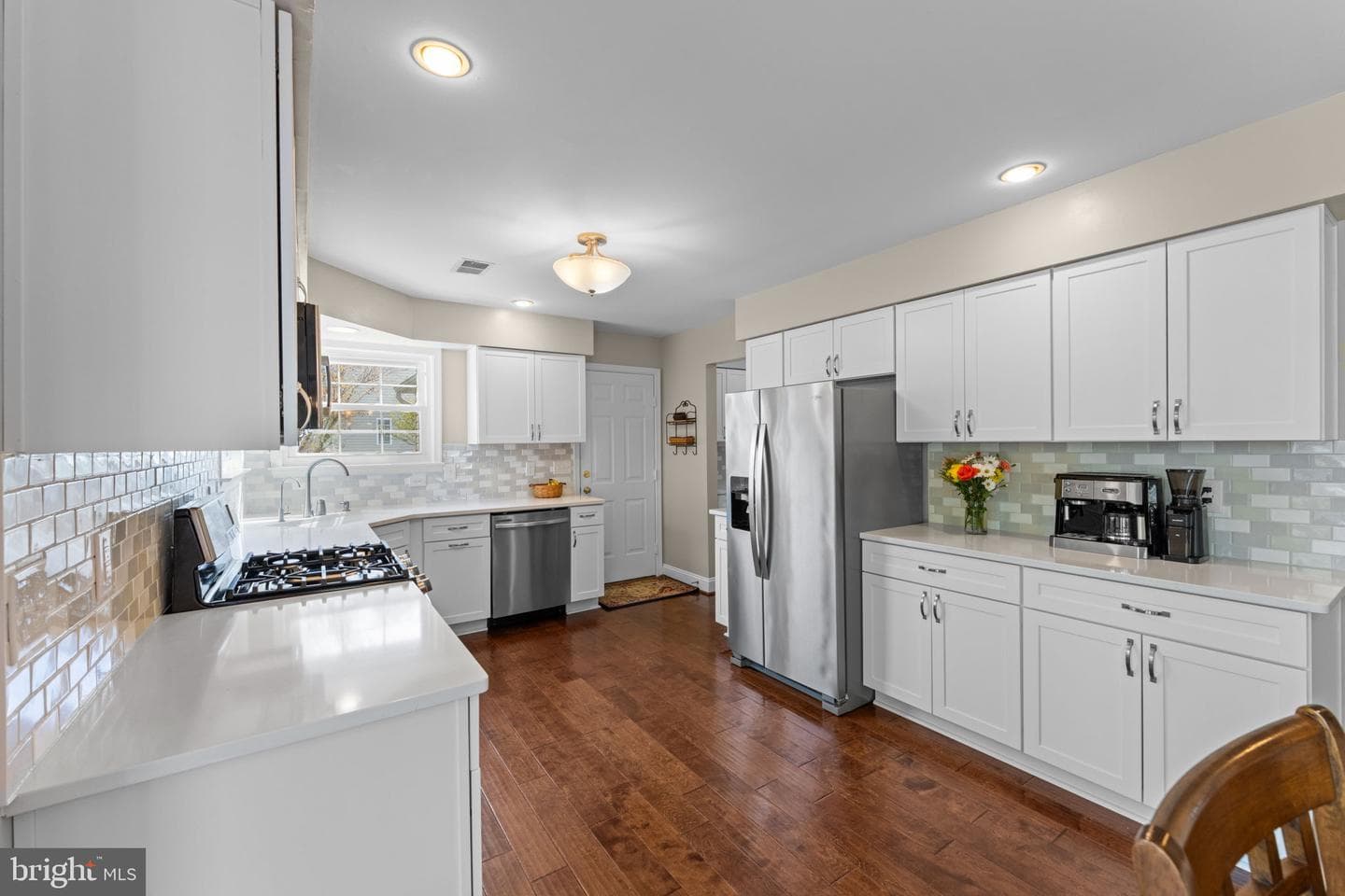 3035 Wildflower Drive photo 4