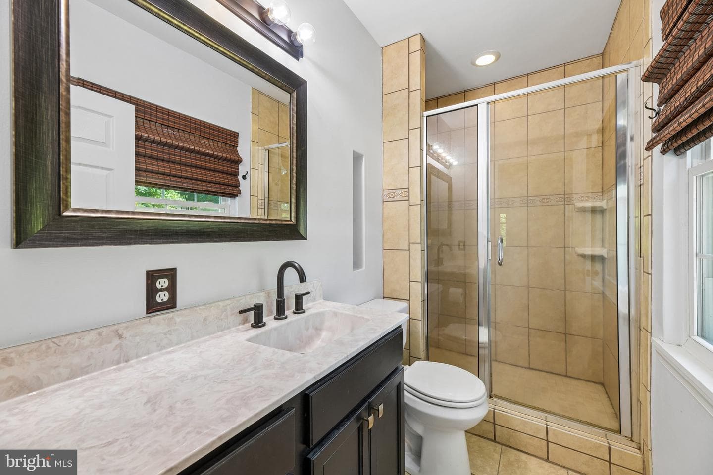 907 Charles Street photo 11