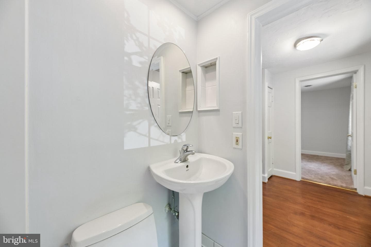 907 Charles Street photo 35