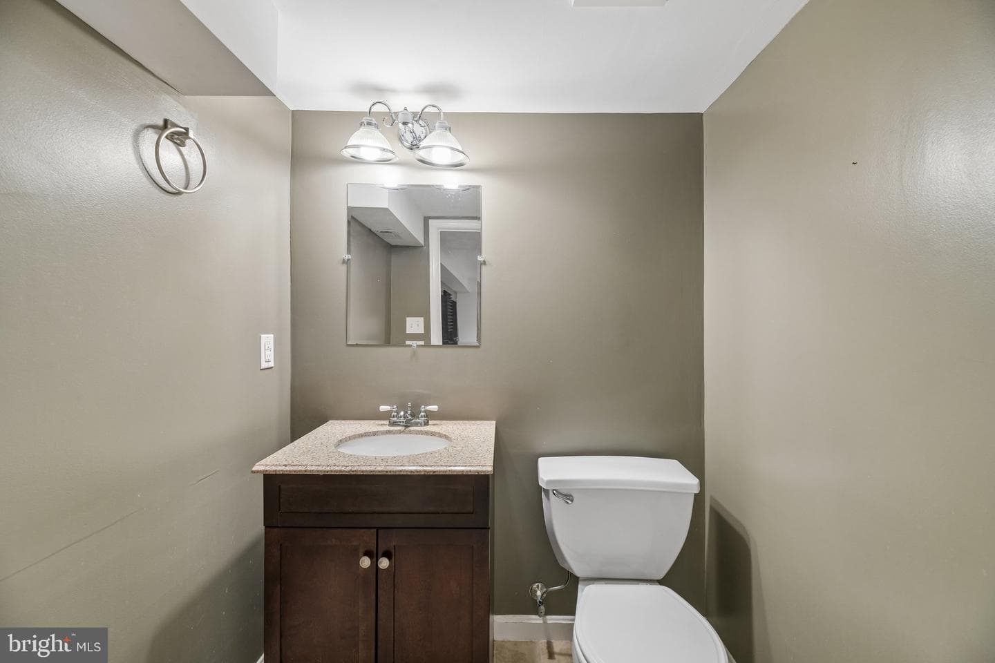 907 Charles Street photo 43