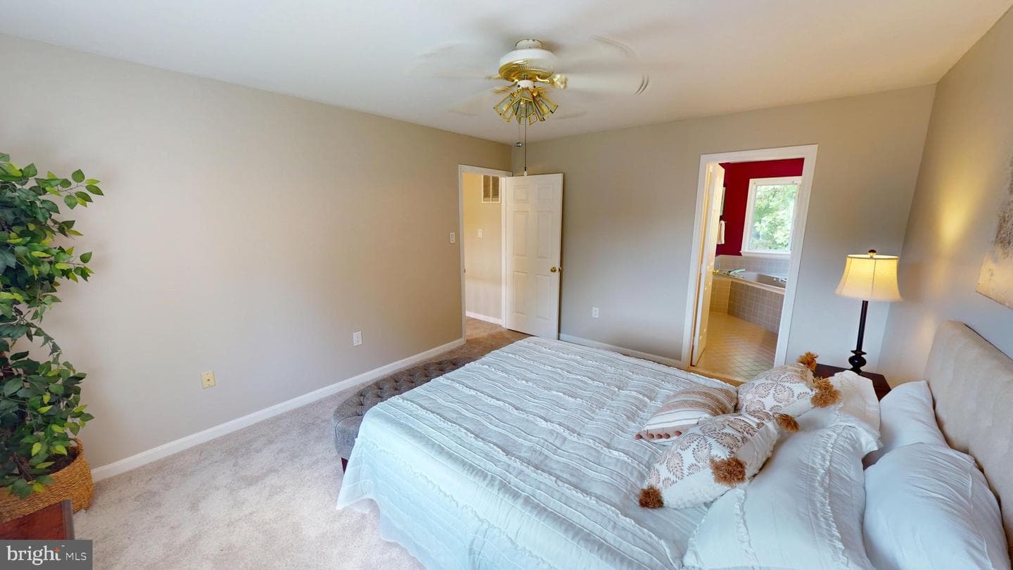 10384 Chamberlin Court E photo 34