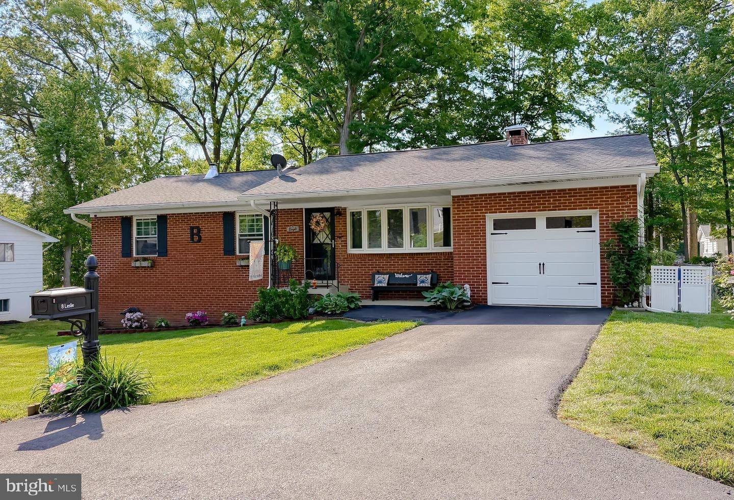 8 Leslie Drive