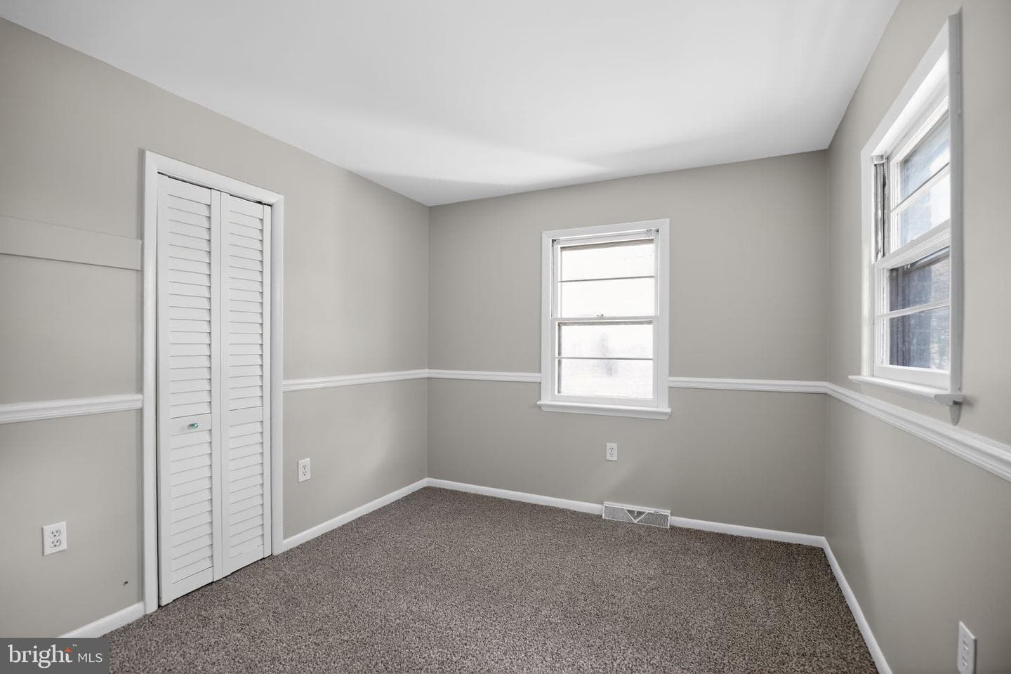 4105 Lee photo 11