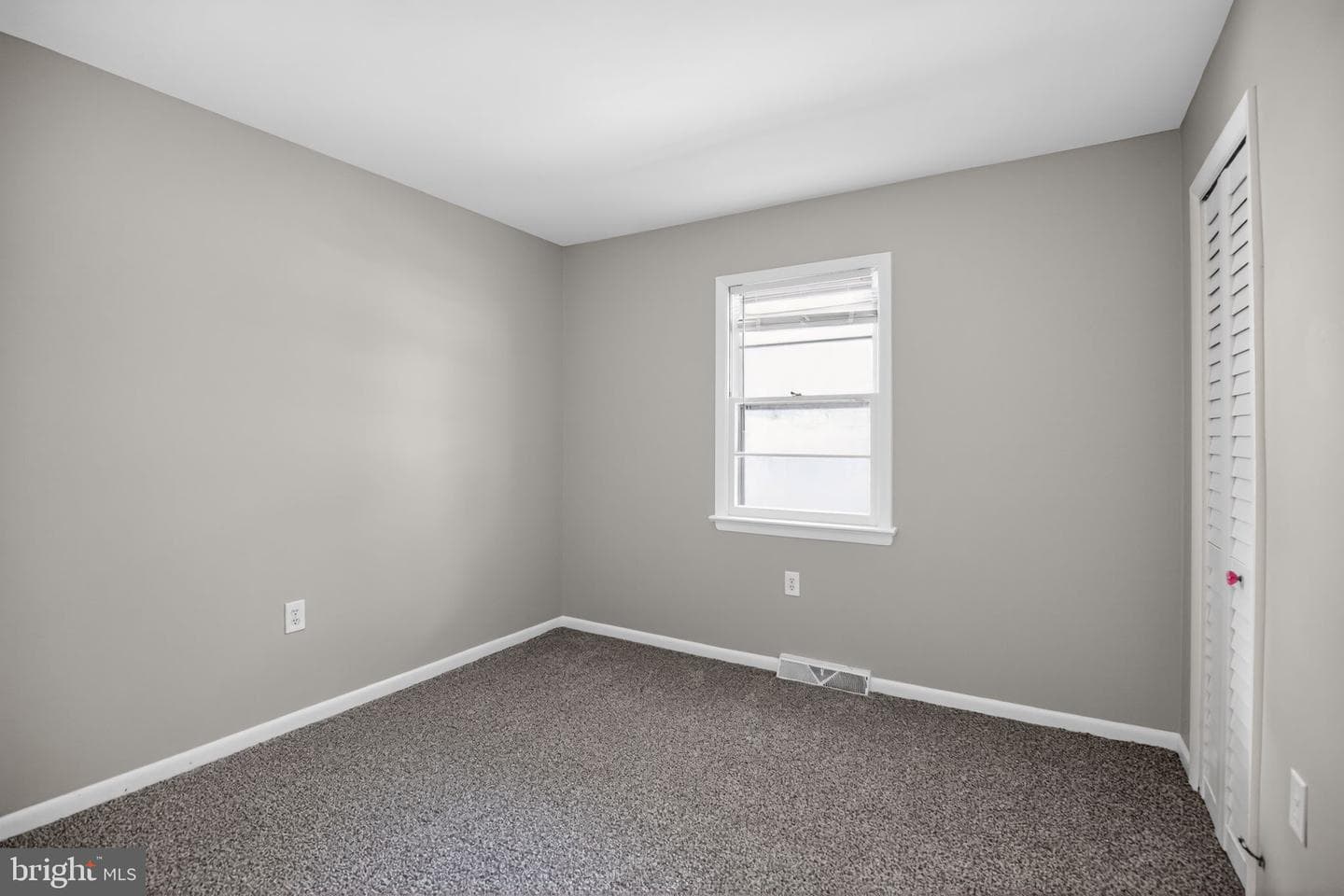 4105 Lee photo 12