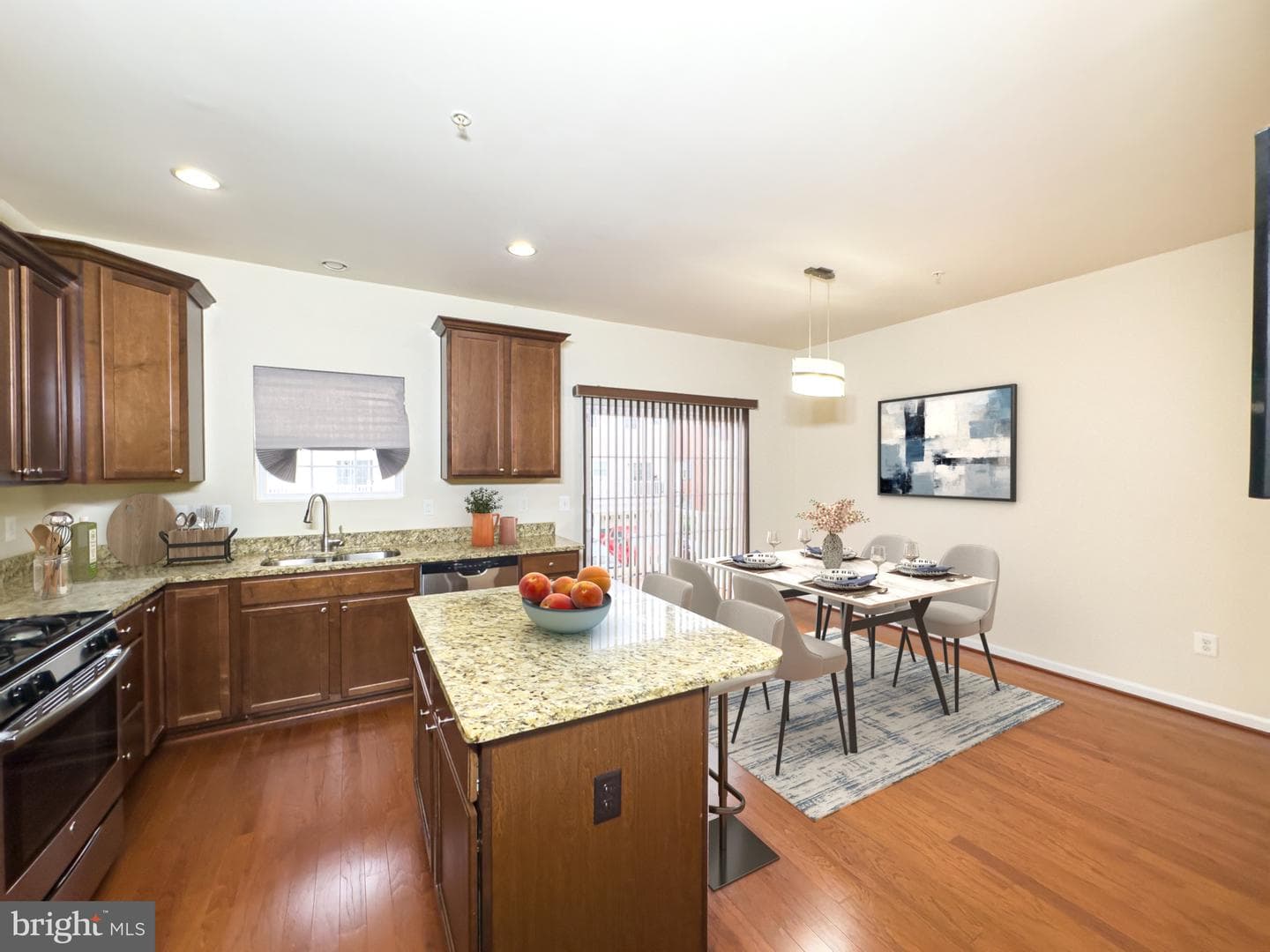 2852 Hedgerow Place photo 4