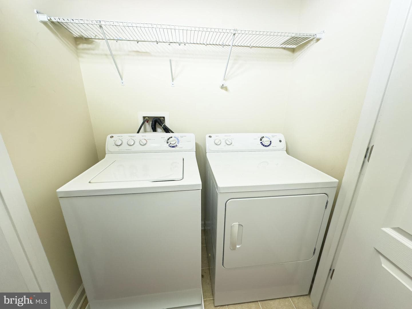 2852 Hedgerow Place photo 9