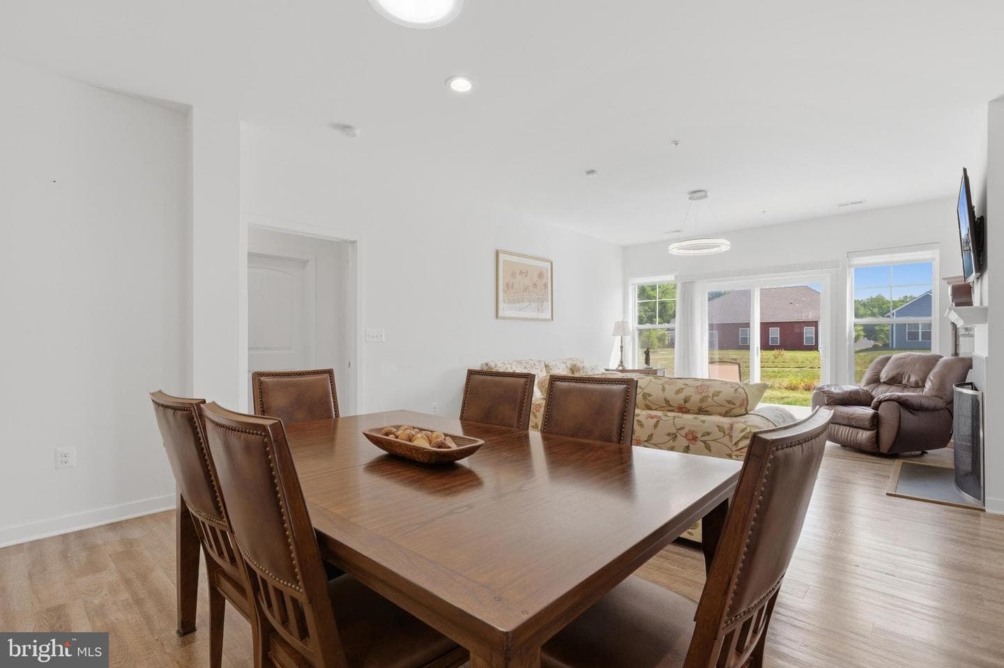 32 Camden Circle photo 19