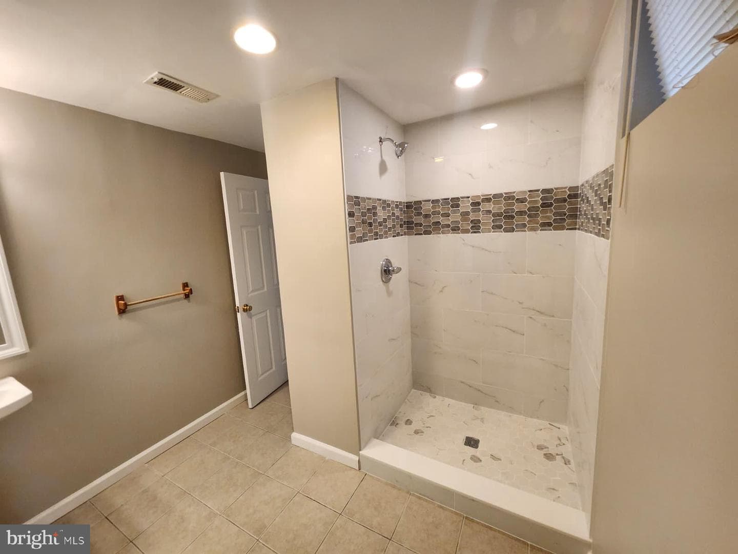 208 Westdale Drive photo 22
