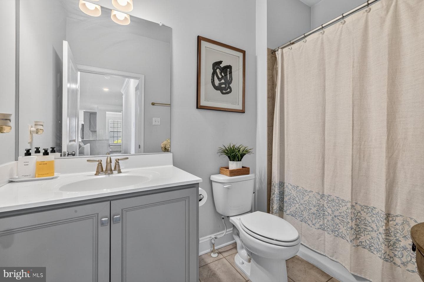 5568 Old Colony Court photo 24