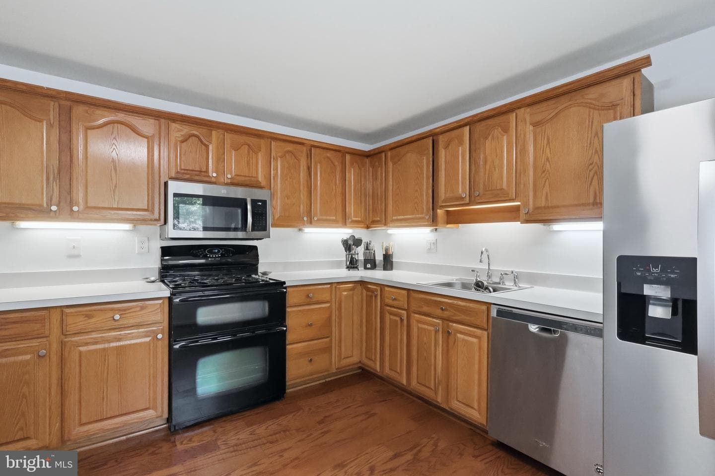 2523 Lisa Drive photo 4