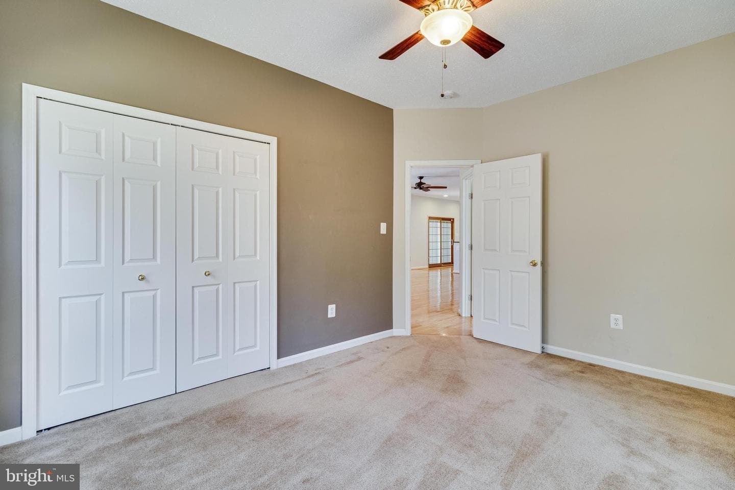 14850 King Charles Dr photo 16