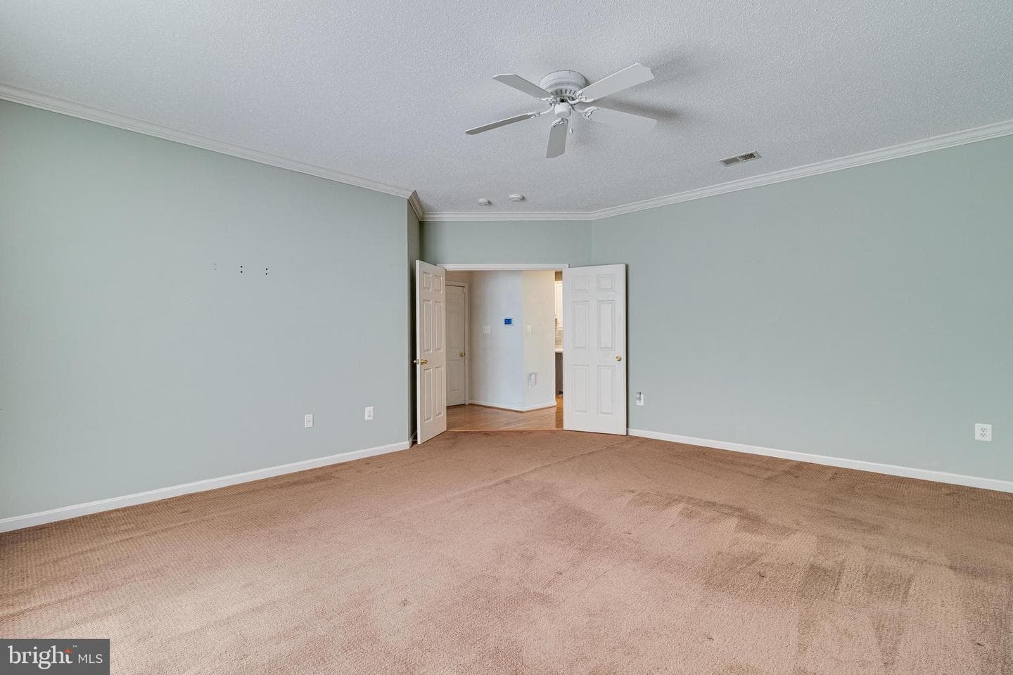 14850 King Charles Dr photo 29