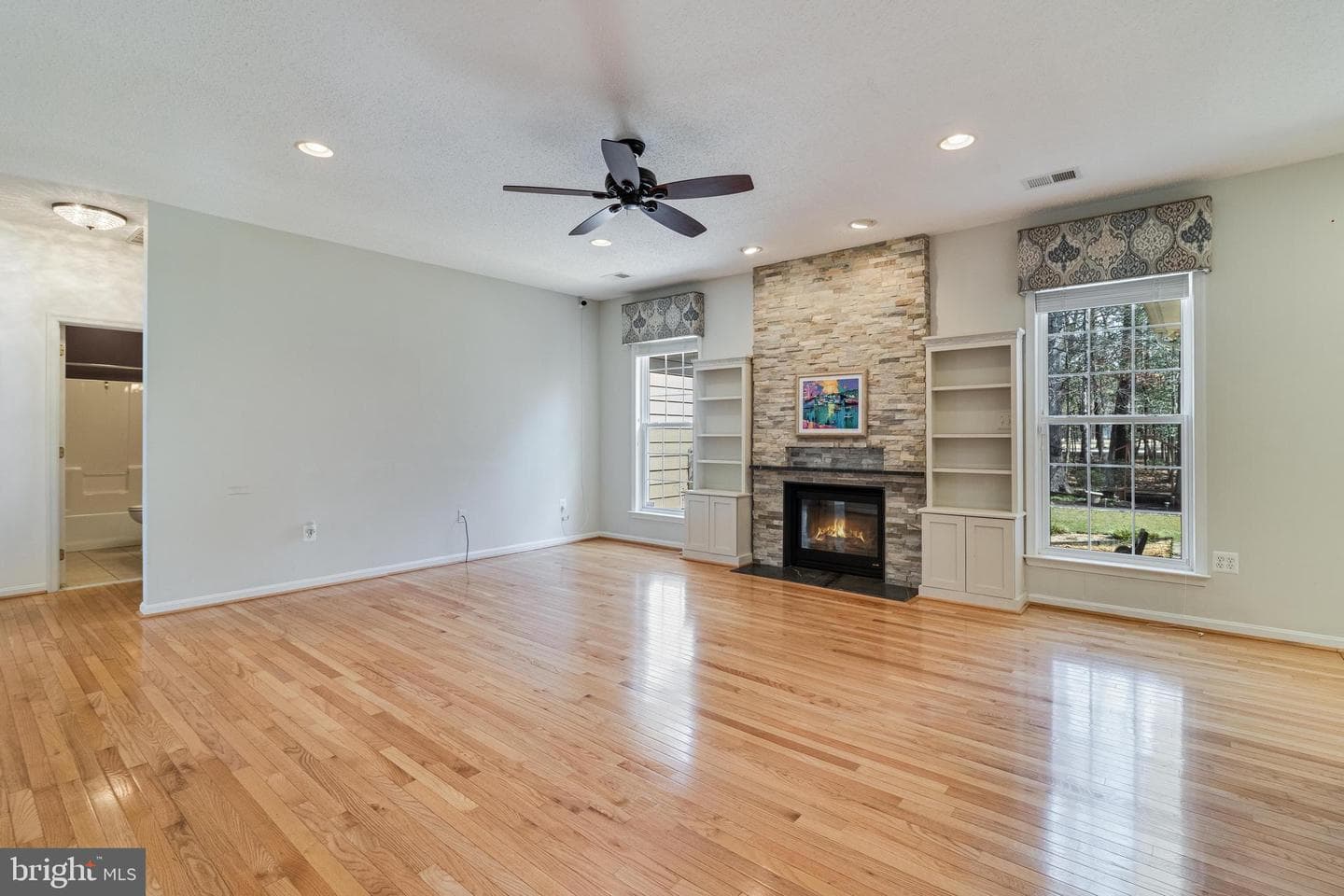 14850 King Charles Dr photo 5