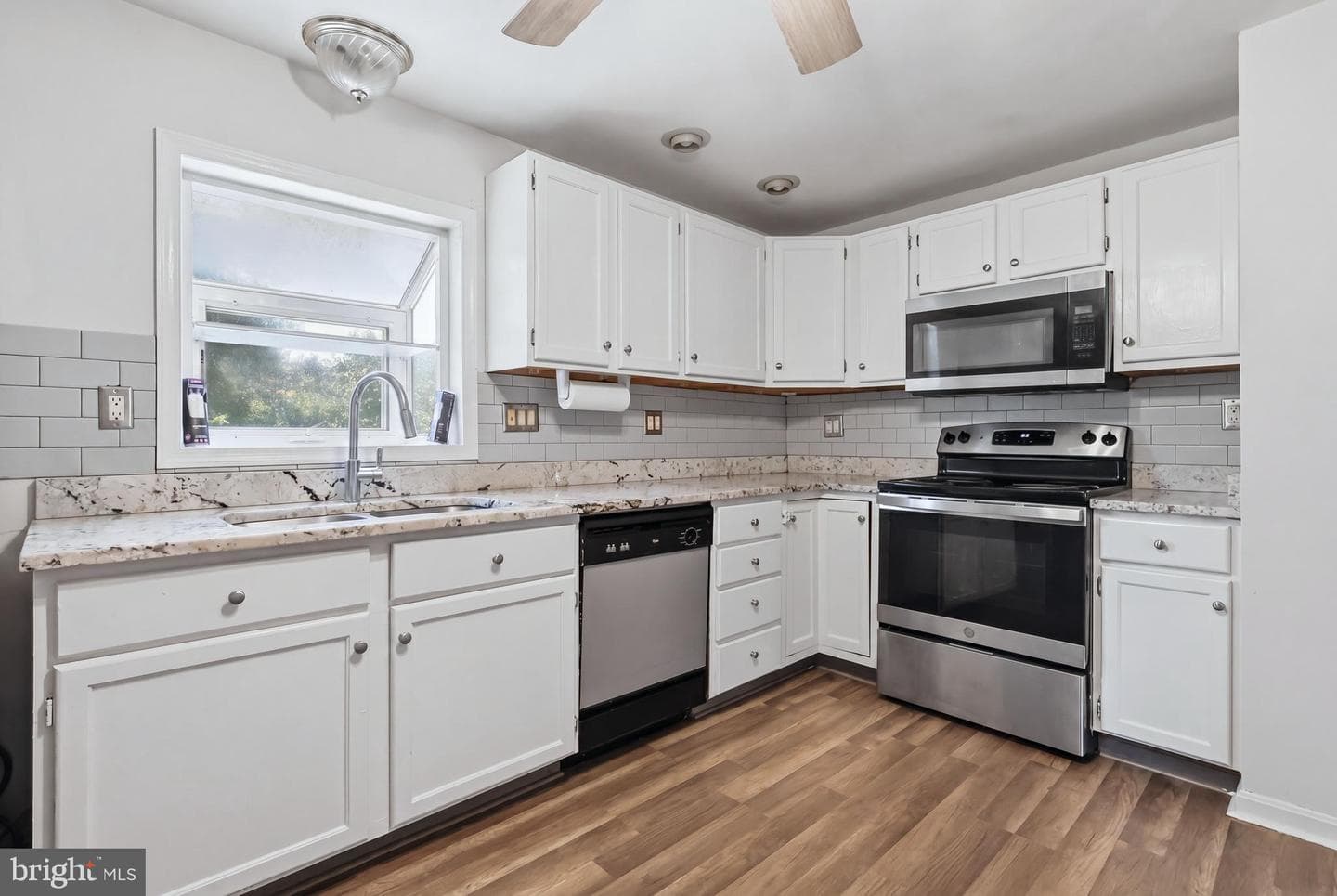 5418 Lucy Drive photo 9