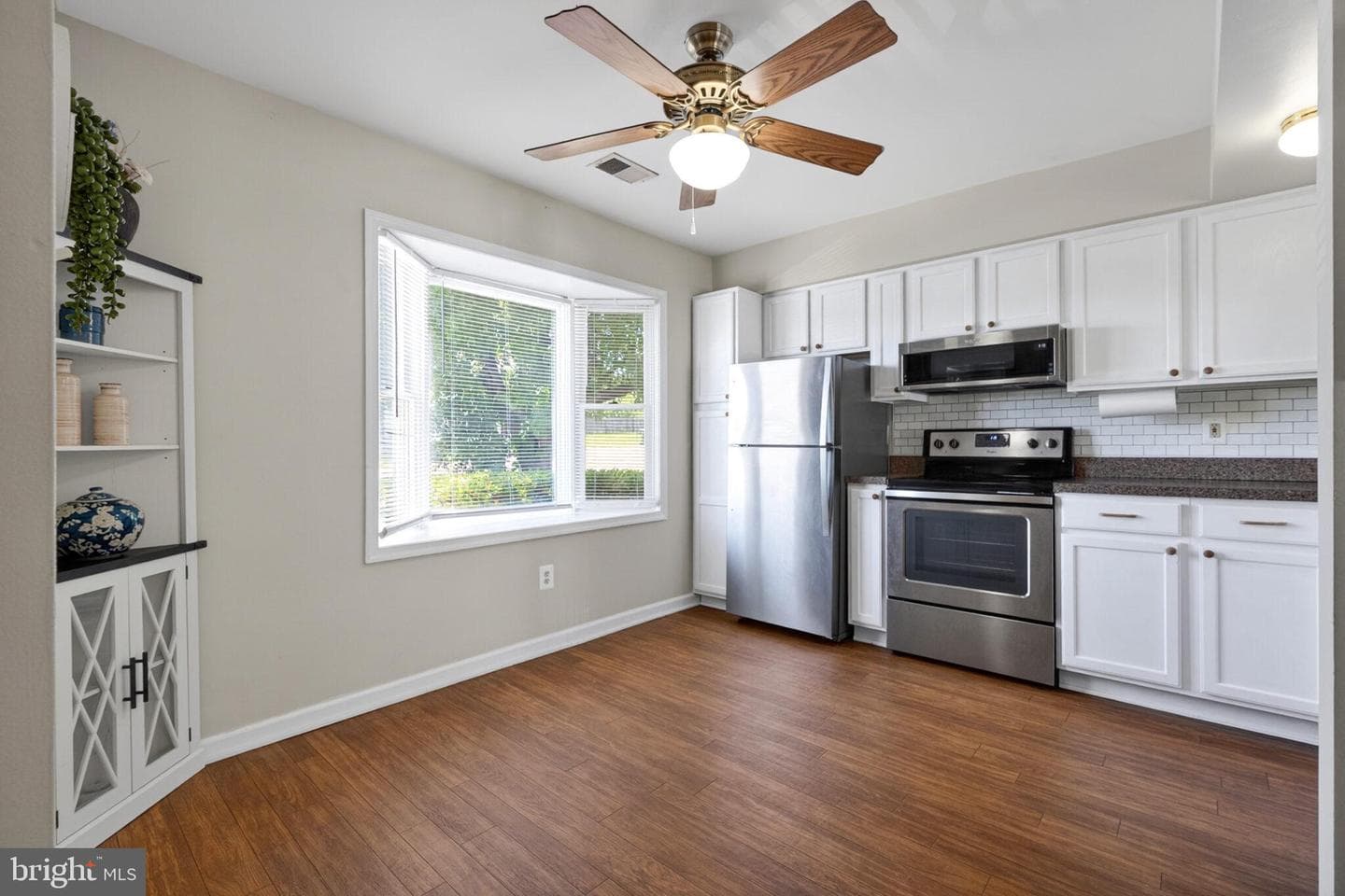 612 Hemlock Court photo 4