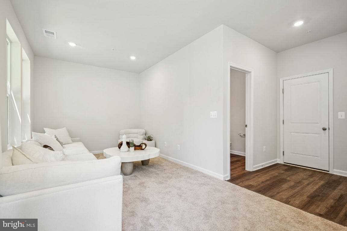 9743 Gaelic Pl Place photo 23