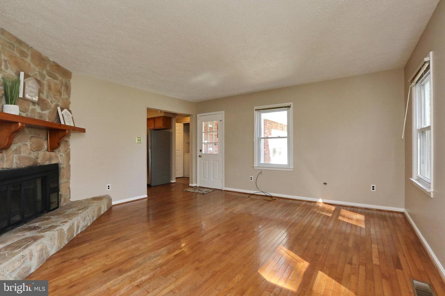 4255 Shelton Dr photo 32
