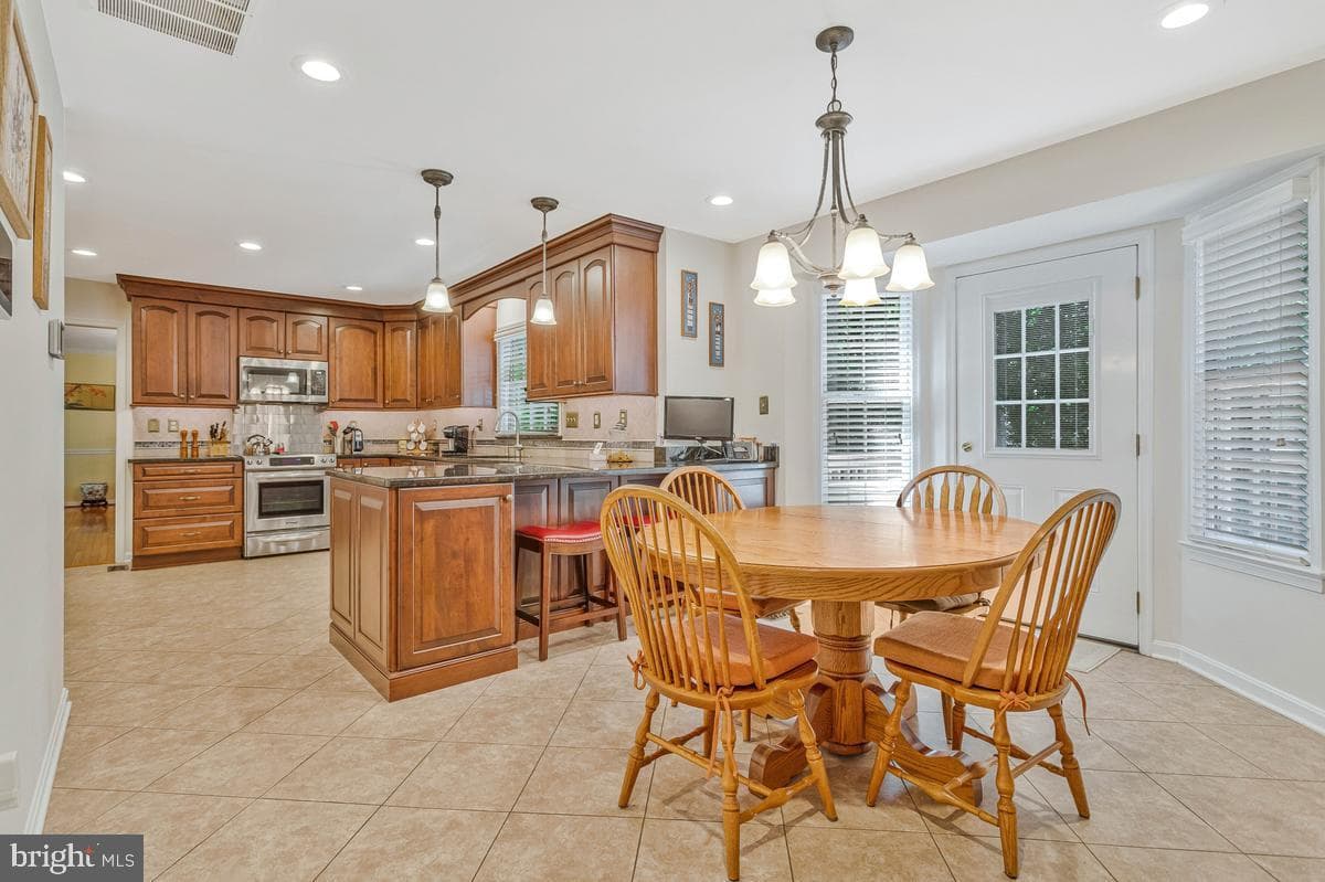 8809 Cottongrass Street photo 21