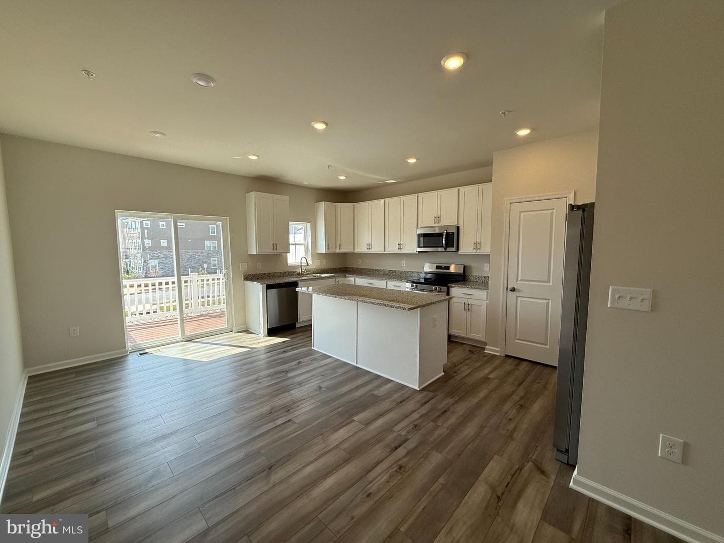 5567 Marksburg Place photo 6