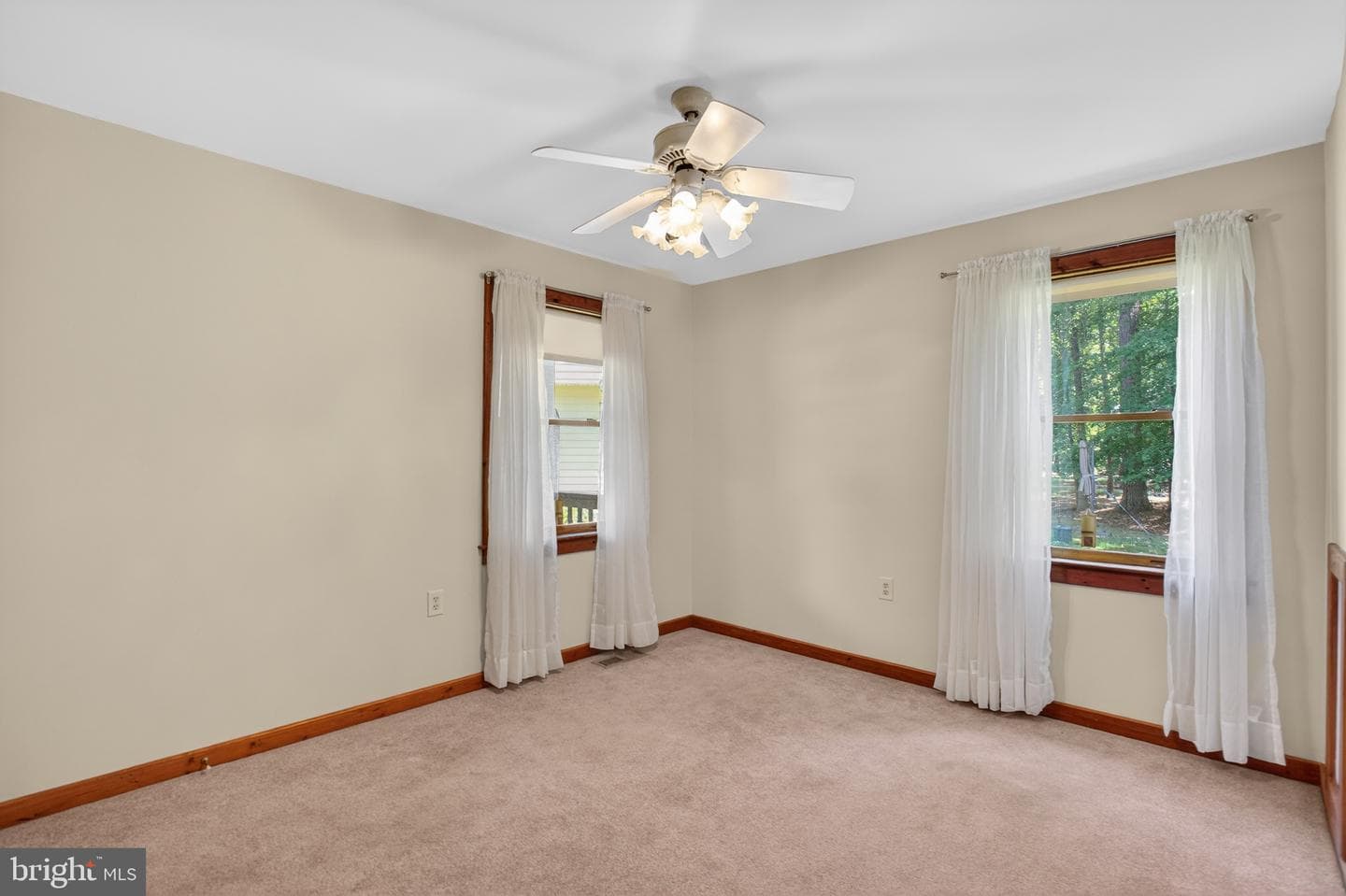 14575 Honeysuckle Way photo 8
