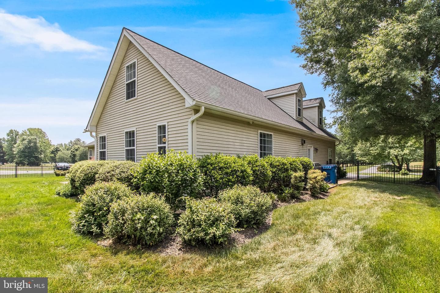 7790 Traeleigh Lane photo 4