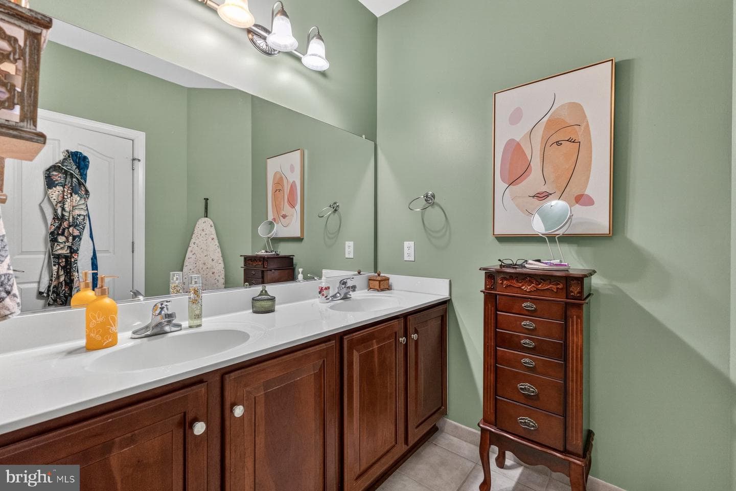 800 Edelen Station Place #204 photo 23