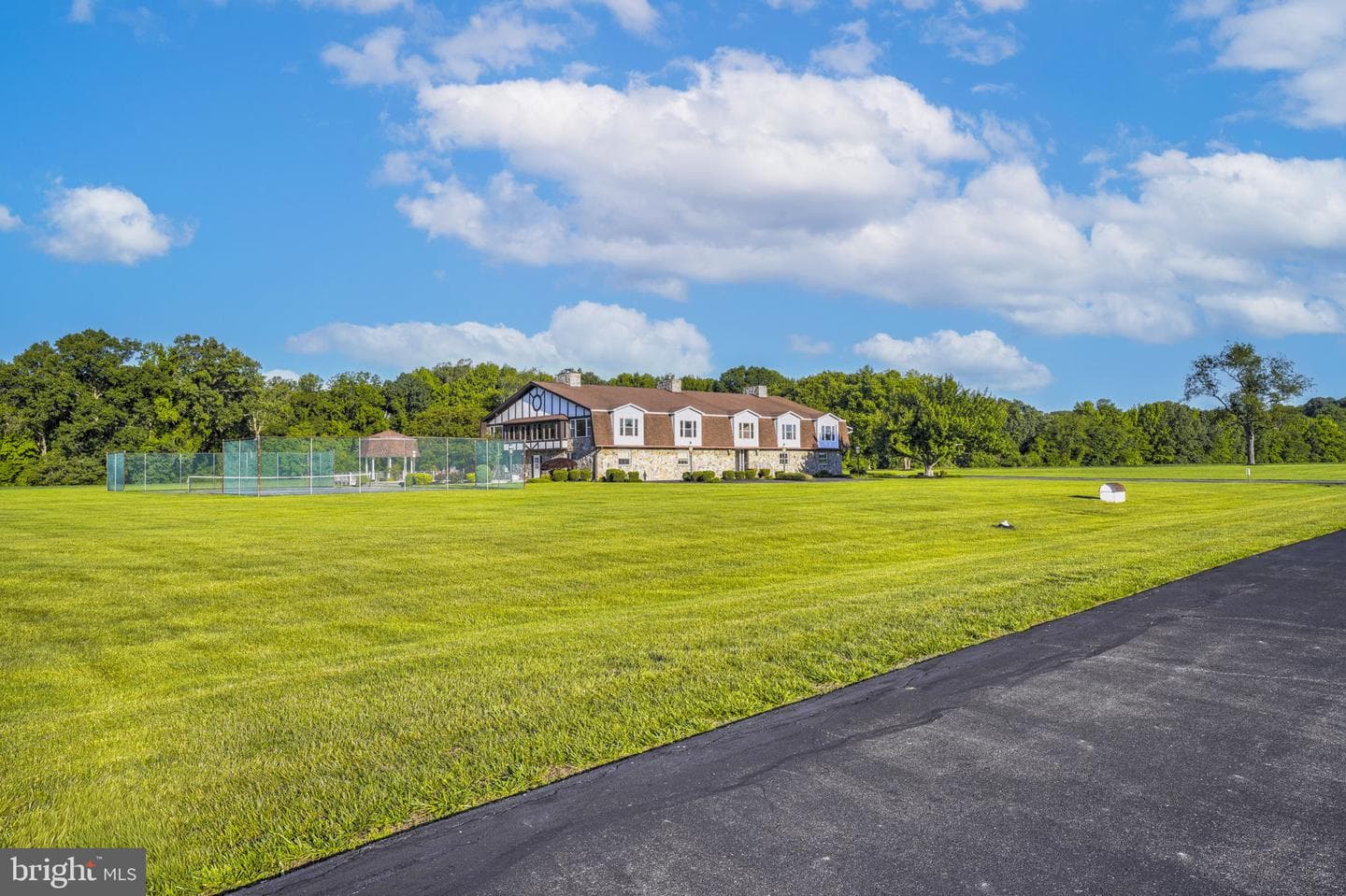 9100 Lanseair Farm photo 48