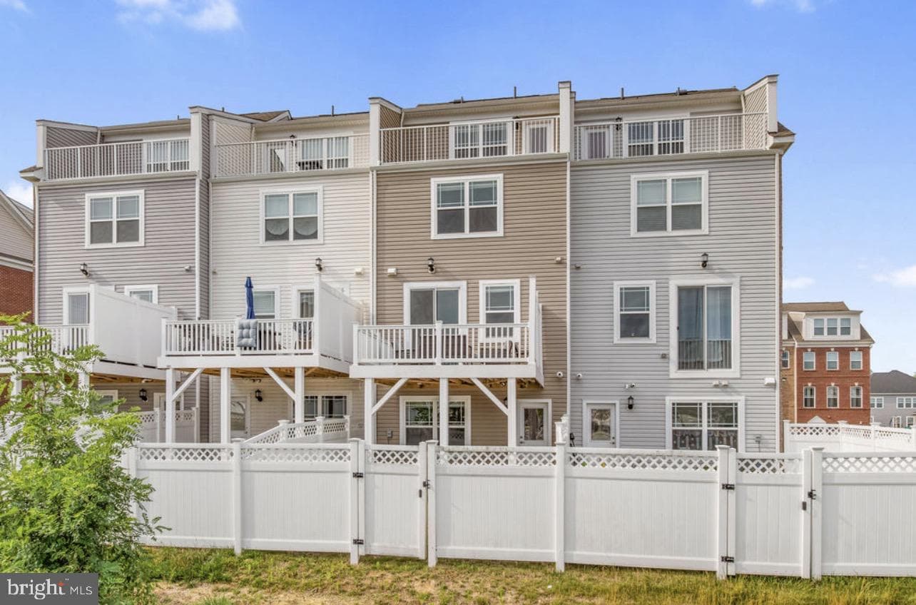 11687 Emily Dickinson Pl photo 35