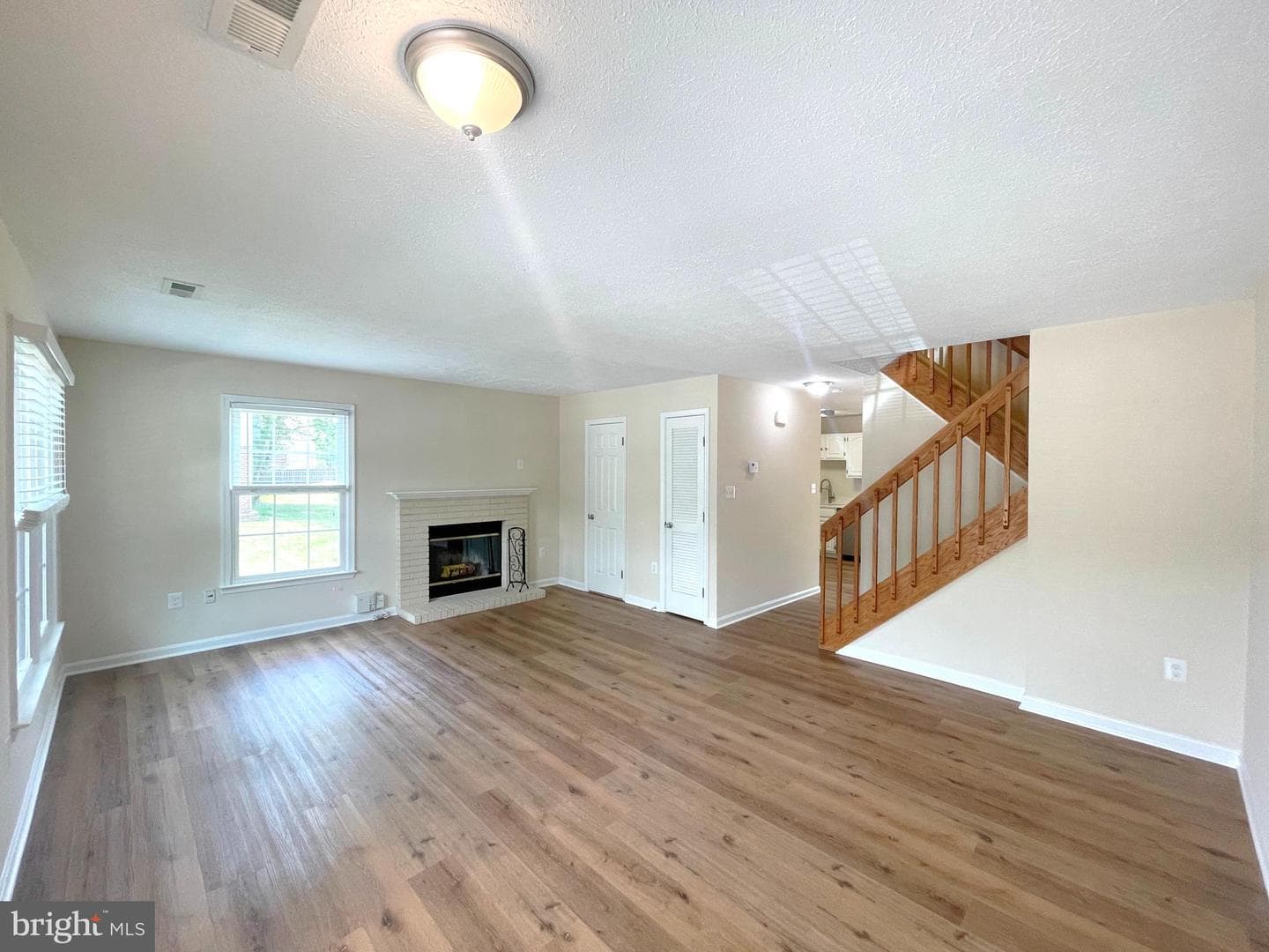 3335 Westdale Court photo 3