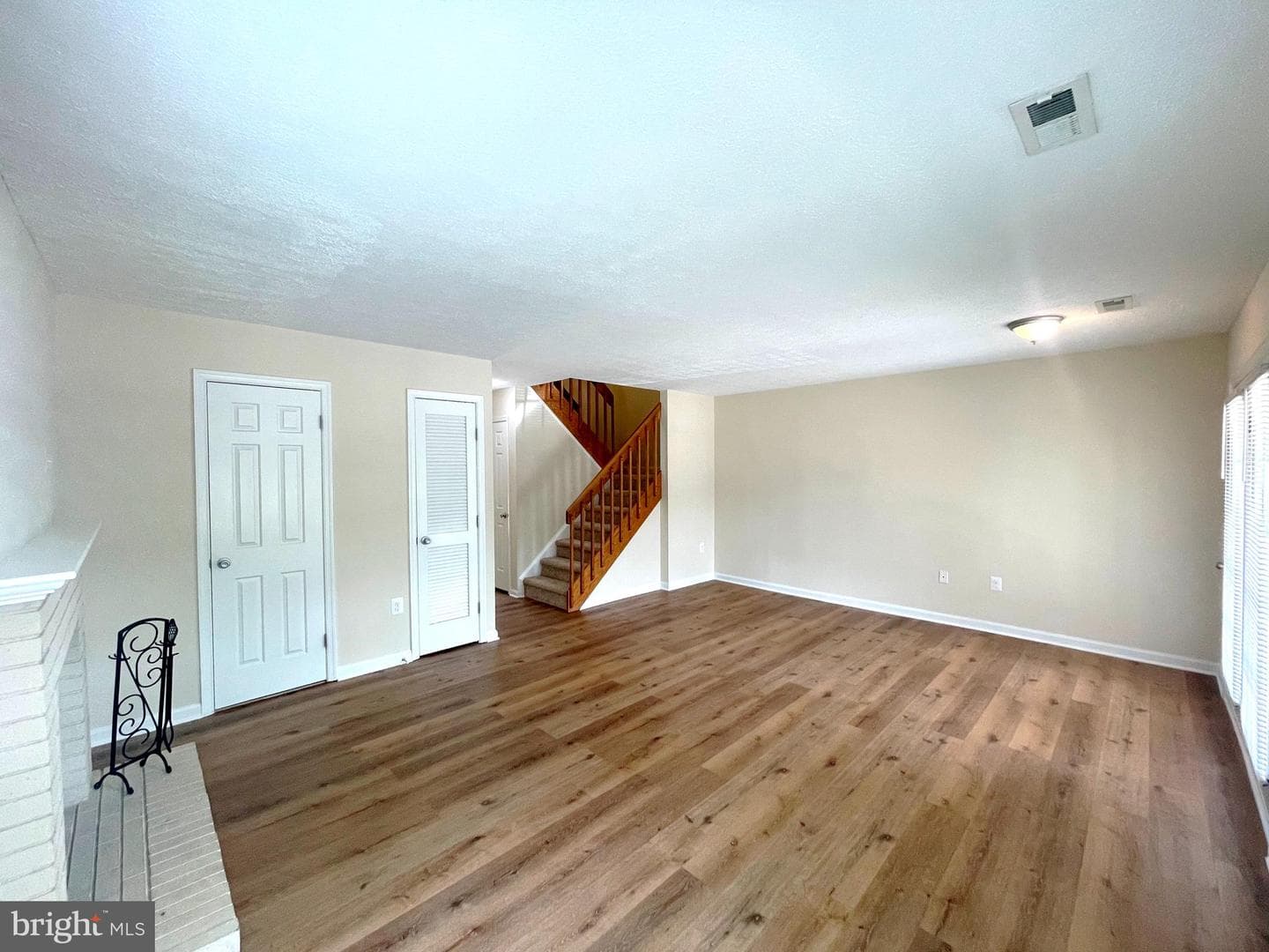 3335 Westdale Court photo 5