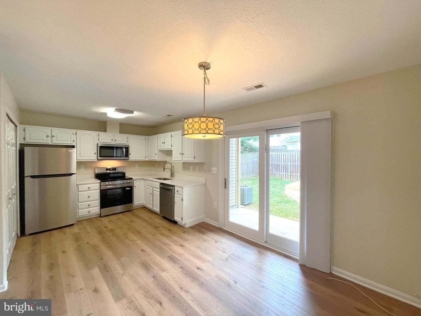 3335 Westdale Court photo 6