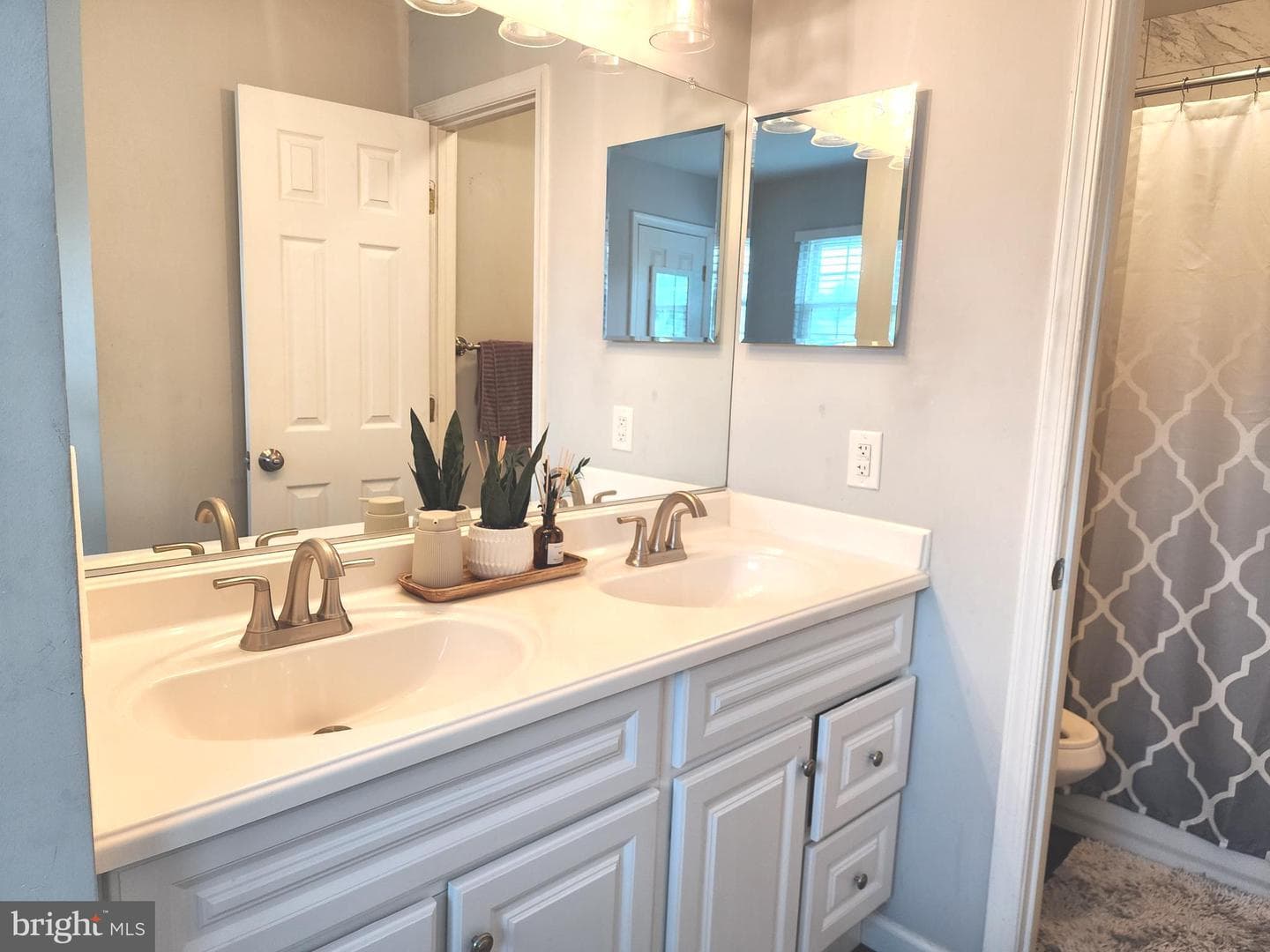 3447 Iris Place photo 14