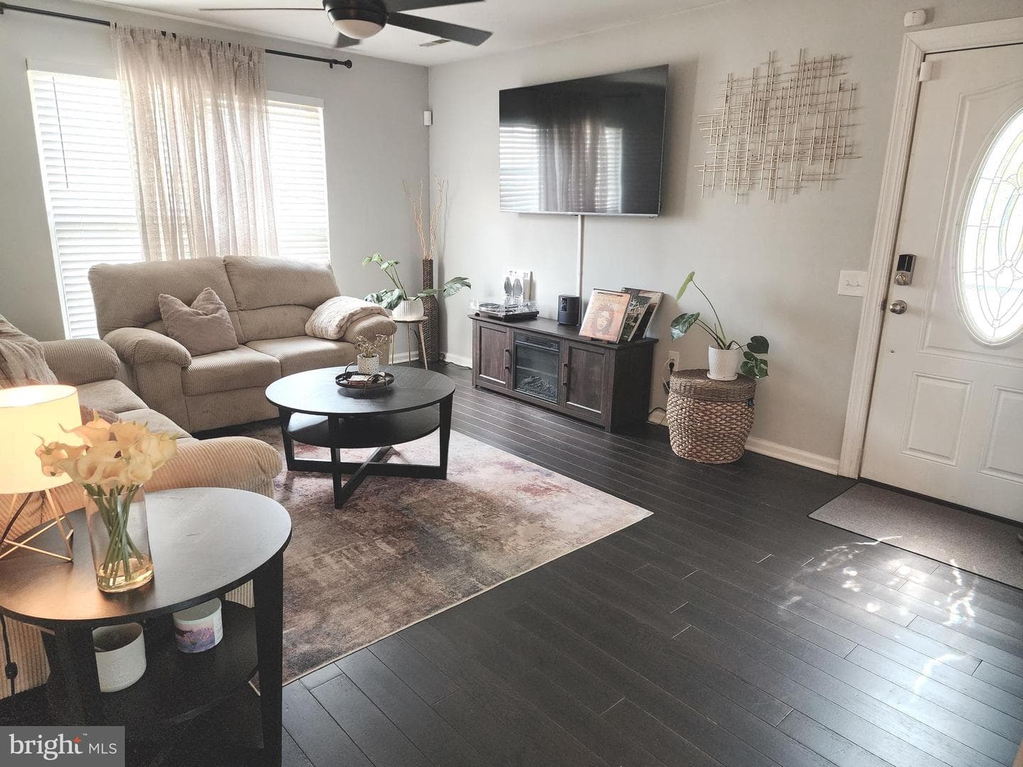 3447 Iris Place photo 3