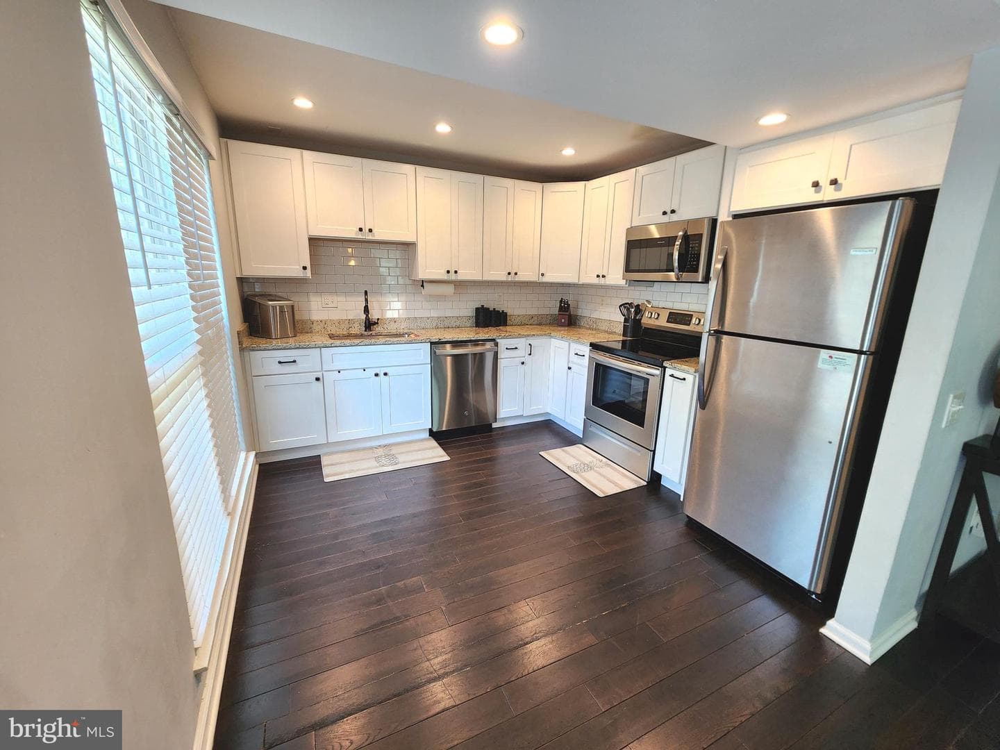 3447 Iris Place photo 6