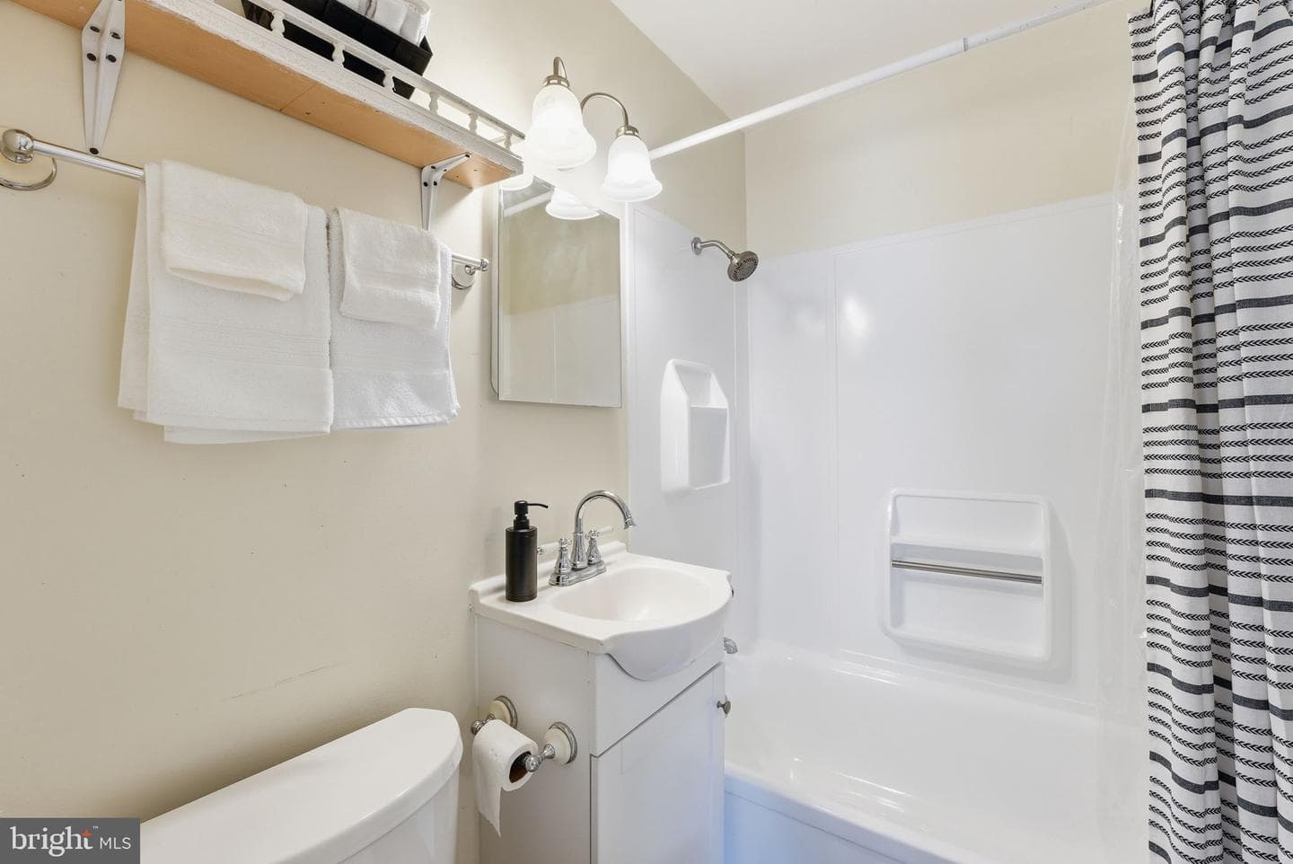 46 Circle Avenue photo 10