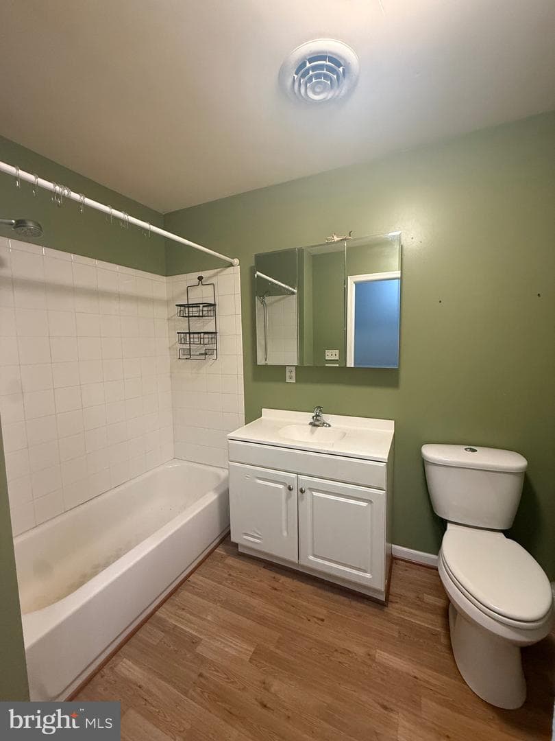5605 Freddy Place photo 7