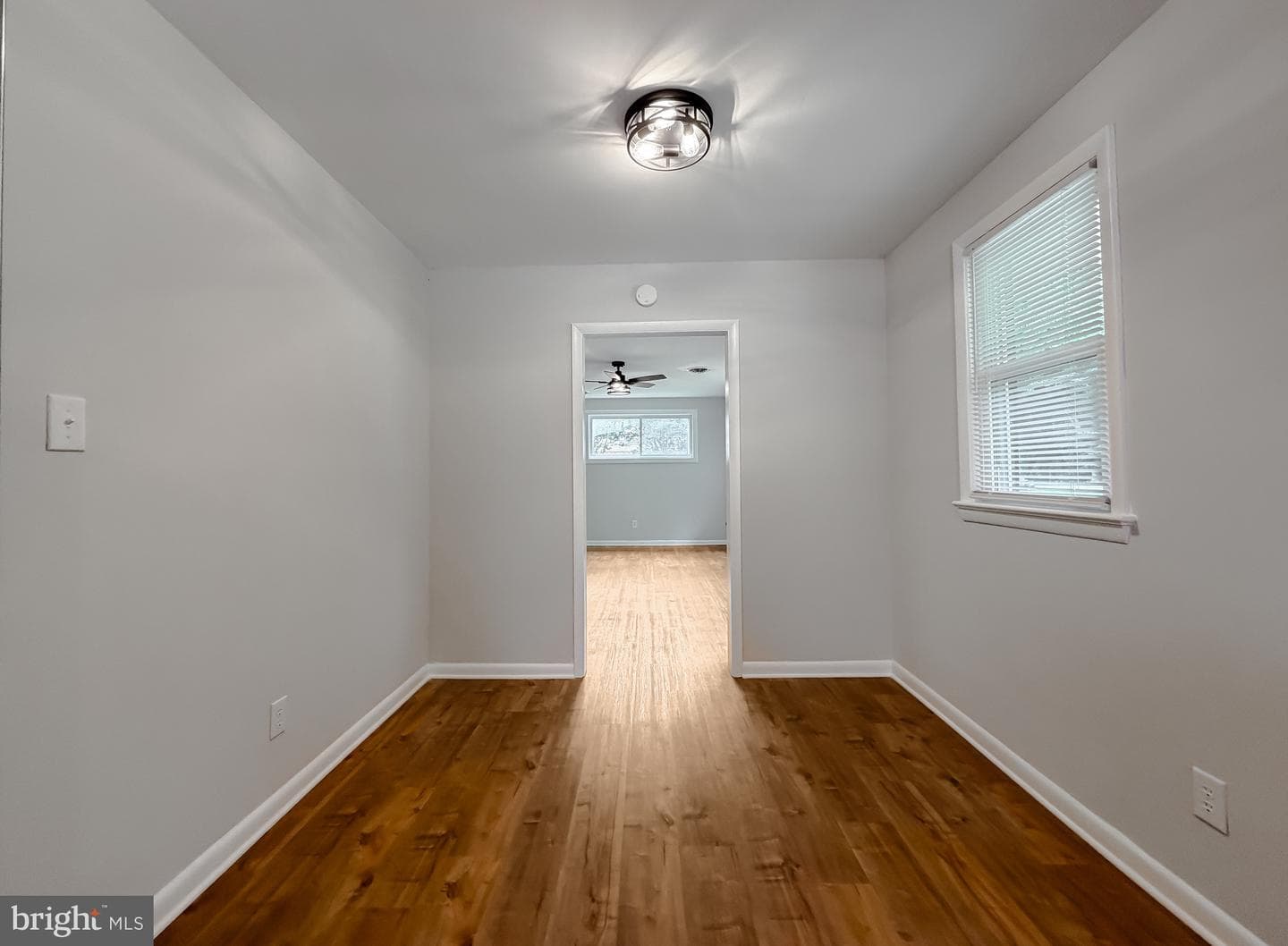 1565 Chester Avenue photo 12