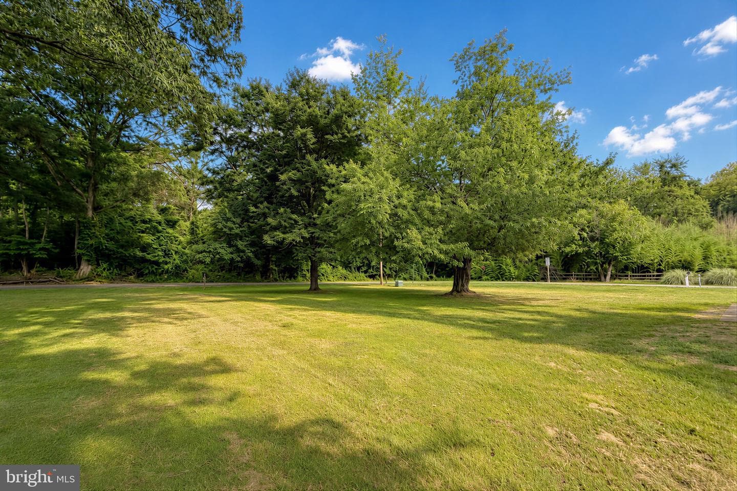 1565 Chester Avenue photo 34